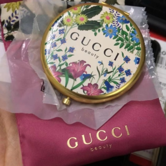 GWP Gucci compact floral mirror with pouch - Picture 1 of 2
